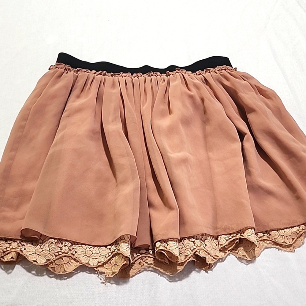 Kardashian Kollection Lace Trimed Mini xl